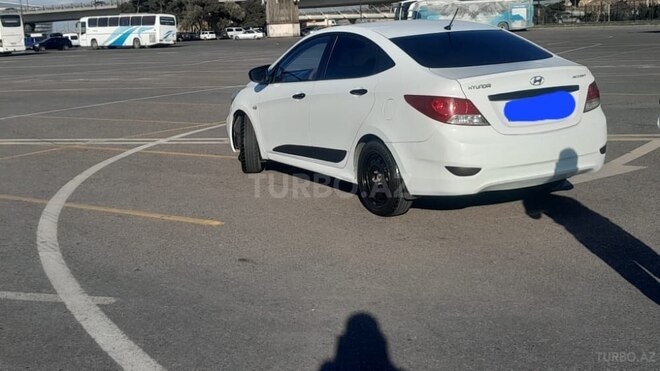 Hyundai Accent 2011, 374,600 km - 1.4 л - Bakı
