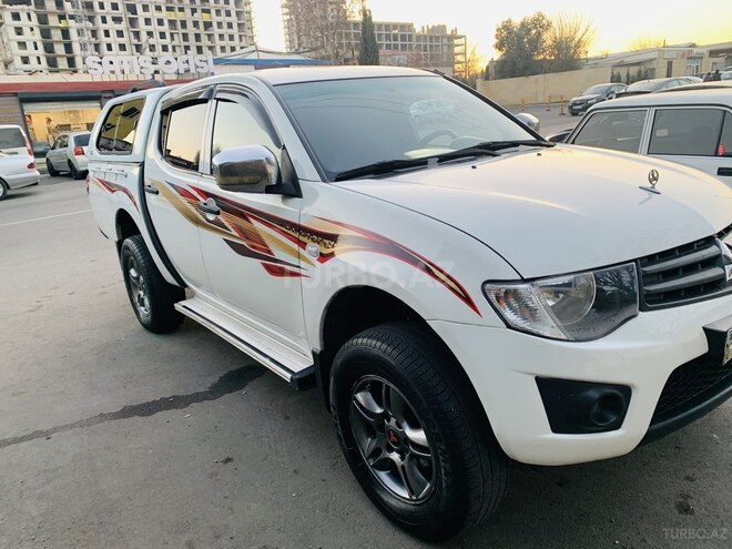 Mitsubishi L200 2014, 189,654 km - 2.5 l - Bakı