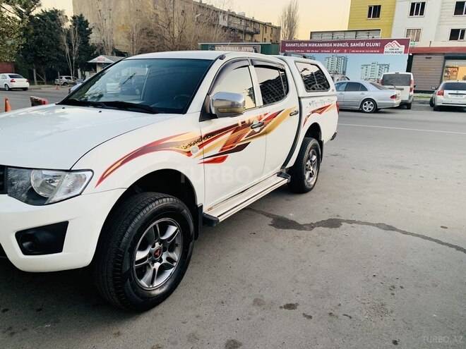 Mitsubishi L200 2014, 189,654 km - 2.5 l - Bakı