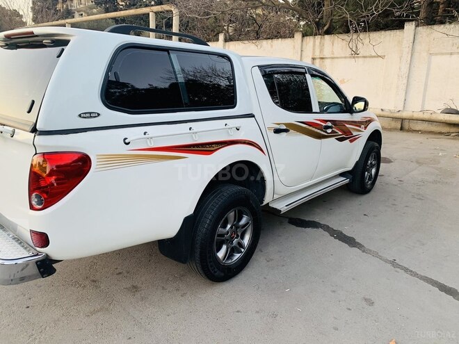 Mitsubishi L200 2014, 189,654 km - 2.5 l - Bakı