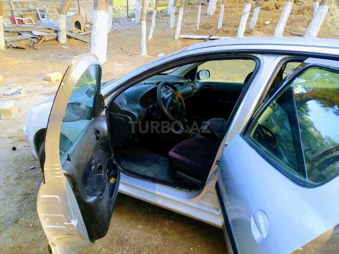 Peugeot 206 2002, 286,000 km - 1.4 l - Bakı