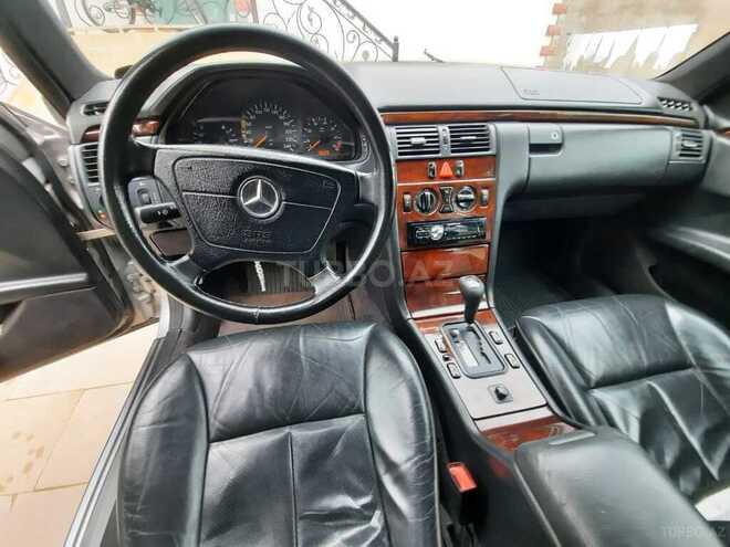 Mercedes E 230 1995, 309,000 km - 2.3 l - Bakı