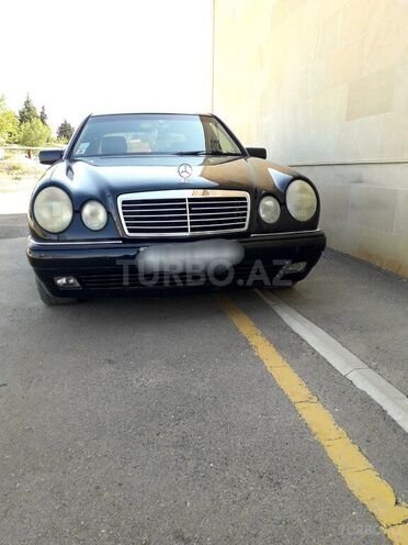 Mercedes E 240 1999, 314,213 km - 2.4 l - Göygöl