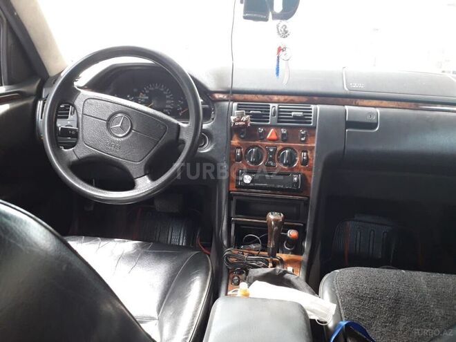 Mercedes E 240 1999, 314,213 km - 2.4 l - Göygöl
