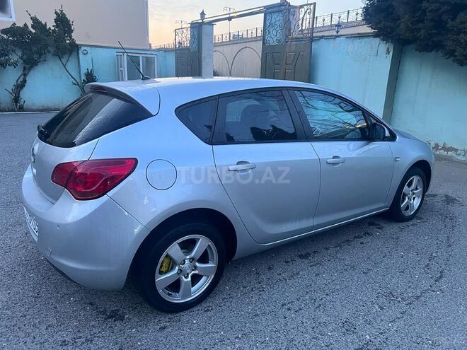 Opel Astra 2011, 165,842 km - 1.4 l - Bakı