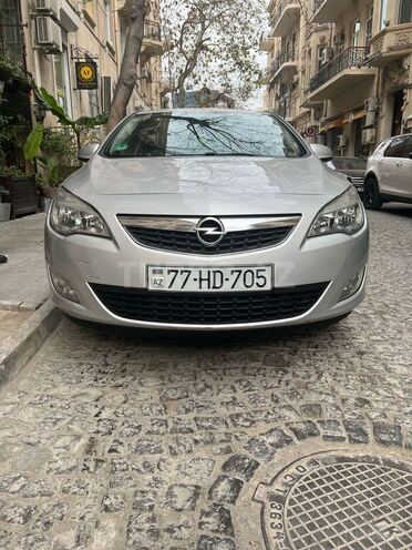 Opel Astra 2011, 165,842 km - 1.4 l - Bakı
