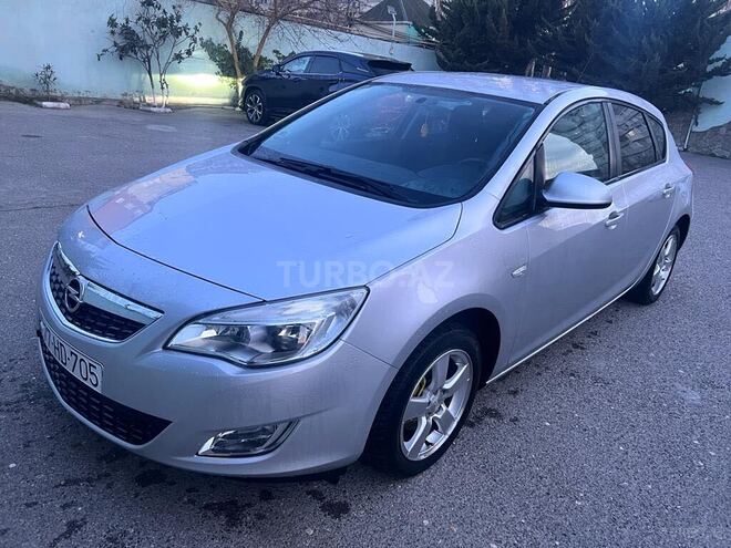 Opel Astra 2011, 165,842 km - 1.4 l - Bakı