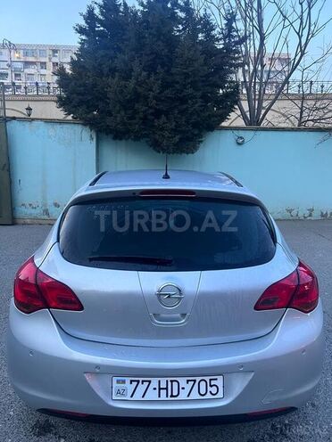 Opel Astra 2011, 165,842 km - 1.4 l - Bakı