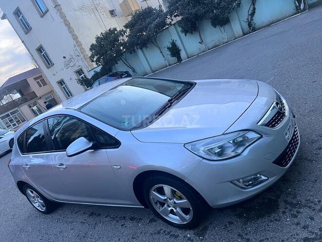 Opel Astra 2011, 165,842 km - 1.4 l - Bakı