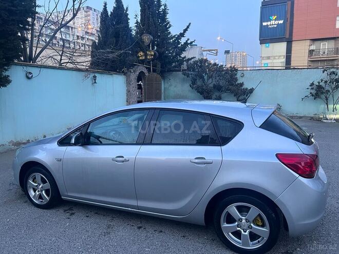 Opel Astra 2011, 165,842 km - 1.4 l - Bakı