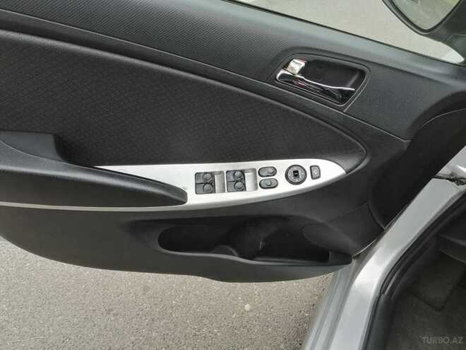 Hyundai Accent 2012, 130,000 km - 1.6 л - Bakı