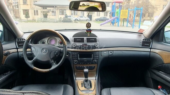 Mercedes E 220 2002, 312,500 km - 2.2 l - Bakı