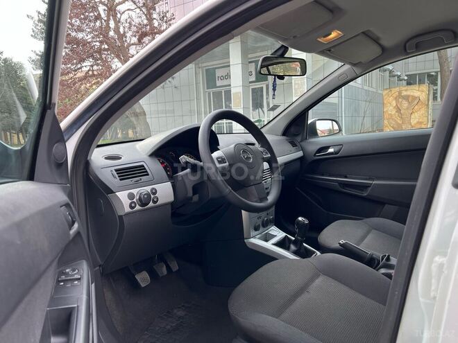 Opel Astra 2009, 172,425 km - 1.4 l - Bakı