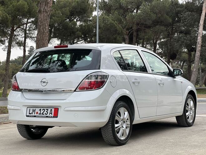 Opel Astra 2009, 172,425 km - 1.4 l - Bakı