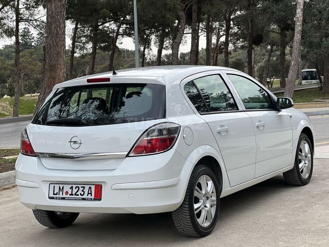 Opel Astra 2009, 172,425 km - 1.4 l - Bakı