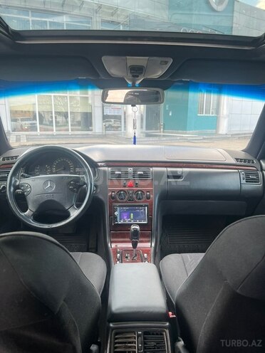 Mercedes E 220 2000, 352,532 km - 2.2 l - Qazax