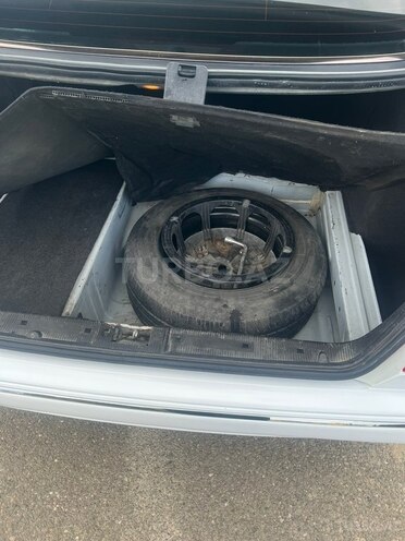 Mercedes E 220 2000, 352,532 km - 2.2 l - Qazax