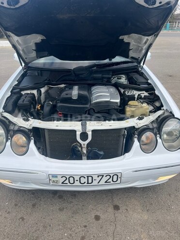 Mercedes E 220 2000, 352,532 km - 2.2 l - Qazax