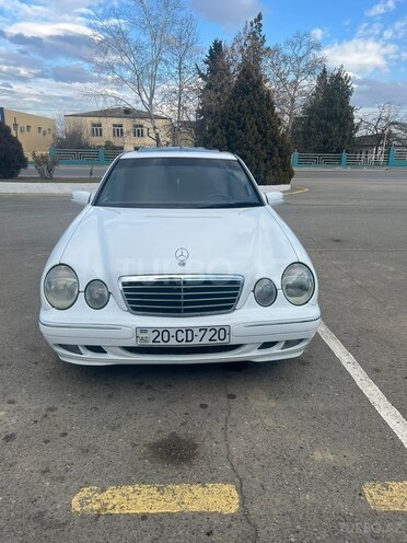 Mercedes E 220 2000, 352,532 km - 2.2 l - Qazax