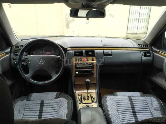 Mercedes E 200 1999, 178,500 km - 2.0 l - Bakı