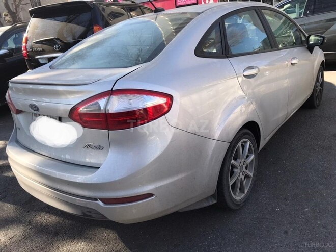 Ford Fiesta 2015, 139,000 km - 1.6 л - Bakı