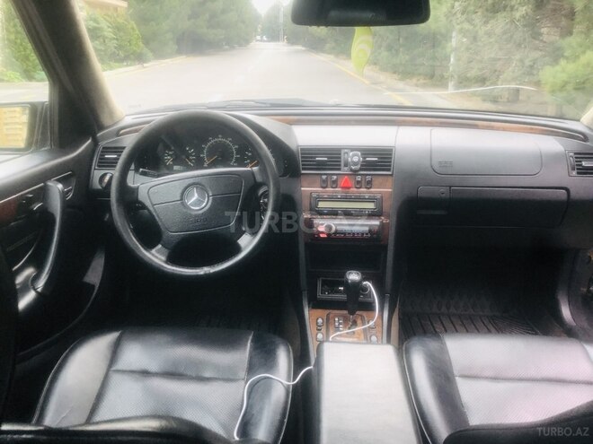 Mercedes C 280 2000, 298,000 km - 2.8 l - Bakı