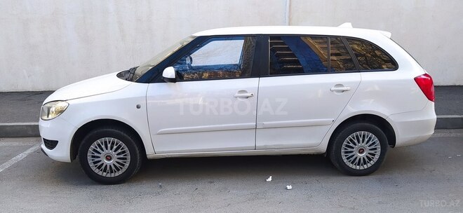 Skoda Fabia 2011, 300,000 km - 1.2 l - Bakı