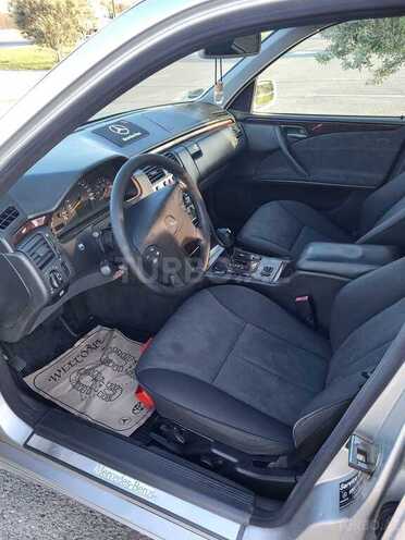Mercedes E 260 2000, 390,000 km - 2.6 л - Bakı