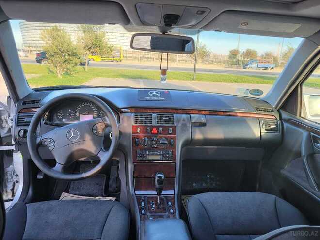 Mercedes E 260 2000, 390,000 km - 2.6 л - Bakı