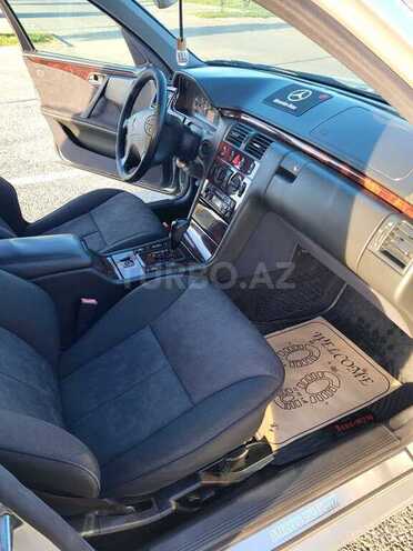Mercedes E 260 2000, 390,000 km - 2.6 л - Bakı