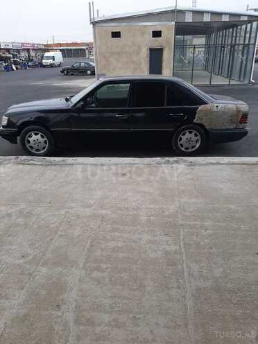 Mercedes E 200 1992, 217,000 km - 2.0 l - Bakı