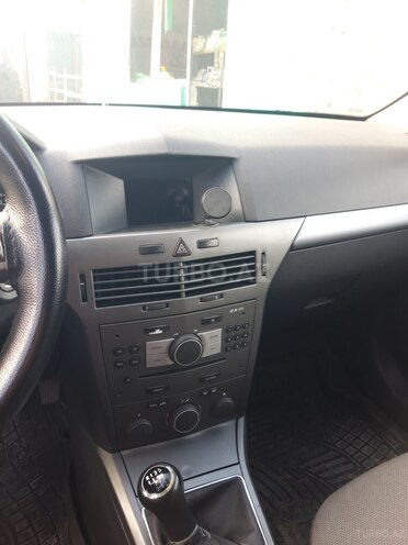 Opel Astra 2006, 244,560 km - 1.3 л - Tovuz