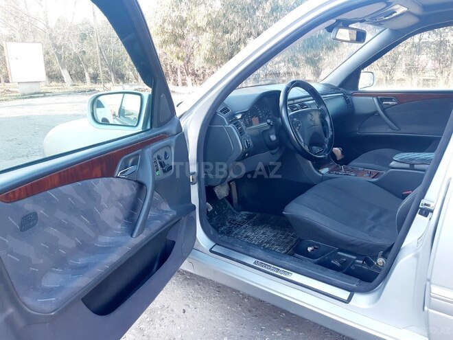 Mercedes E 240 2000, 250,000 km - 2.4 l - Sumqayıt