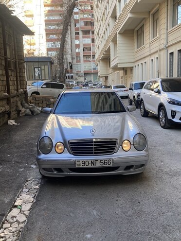 Mercedes E 220 2000, 379,000 km - 2.2 l - Bakı