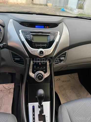 Hyundai Elantra 2011, 244,620 km - 1.8 l - Yevlax