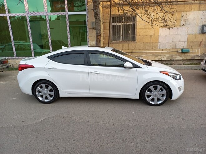 Hyundai Elantra 2013, 136,000 km - 1.8 l - Şirvan