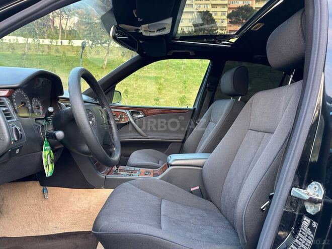 Mercedes E 320 1999, 214,000 km - 3.2 l - Bakı