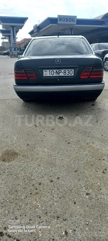 Mercedes E 230 1997, 387,000 km - 2.3 l - Bakı