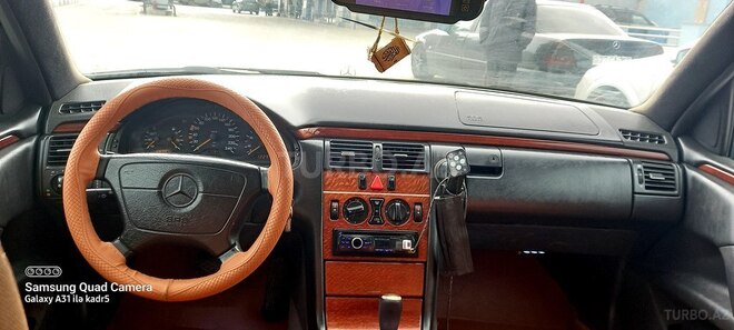 Mercedes E 230 1997, 387,000 km - 2.3 l - Bakı