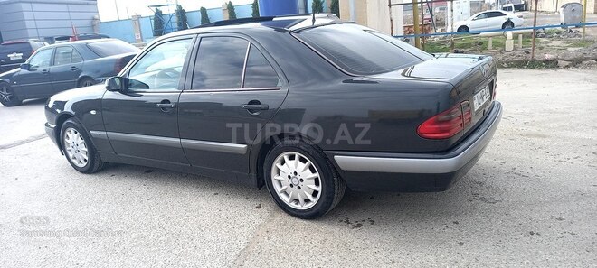 Mercedes E 230 1997, 387,000 km - 2.3 l - Bakı