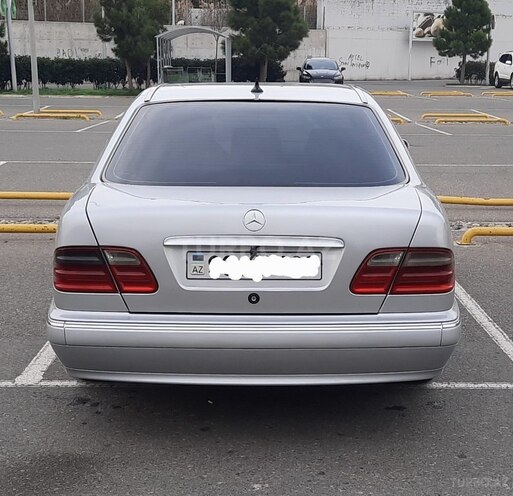 Mercedes E 270 2000, 380,000 km - 2.7 l - Bakı