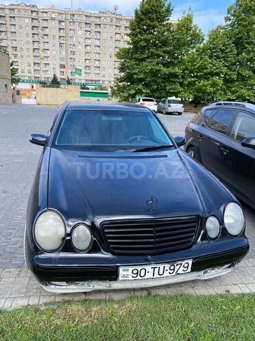Mercedes E 240 2001, 390,000 km - 2.4 l - Bakı
