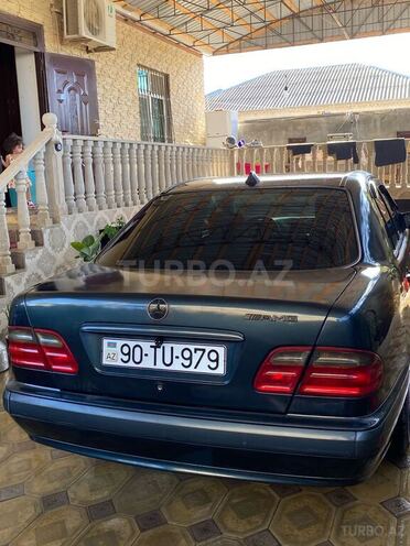 Mercedes E 240 2001, 390,000 km - 2.4 l - Bakı