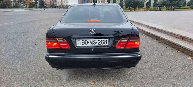 Mercedes E 240 1999, 257,458 km - 2.4 л - Gəncə