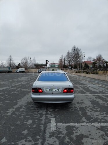 Mercedes E 220 1997, 300,000 km - 2.2 л - Bərdə