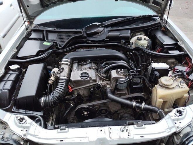 Mercedes E 220 1997, 300,000 km - 2.2 л - Bərdə