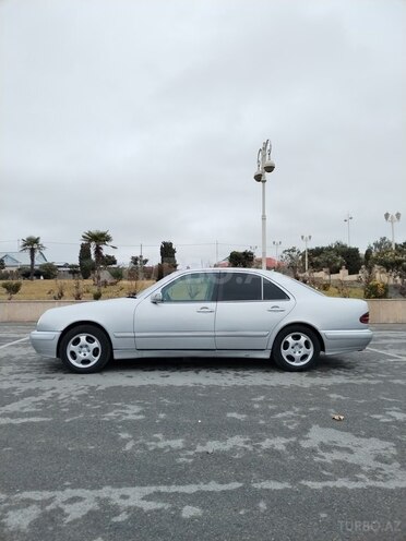 Mercedes E 220 1997, 300,000 km - 2.2 л - Bərdə
