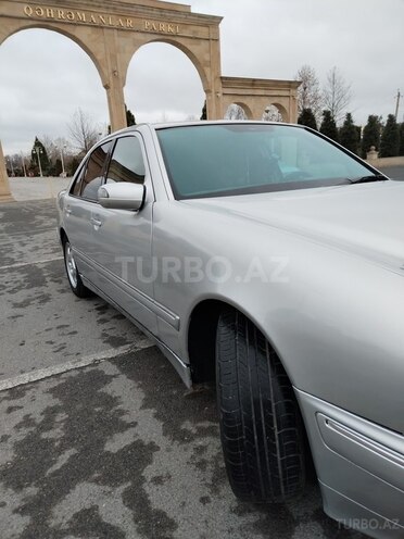 Mercedes E 220 1997, 300,000 km - 2.2 л - Bərdə