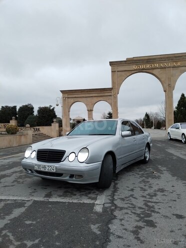 Mercedes E 220 1997, 300,000 km - 2.2 л - Bərdə