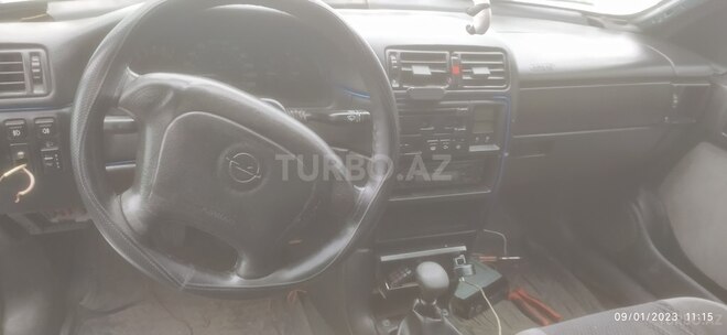 Opel Vectra 1994, 171,964 km - 2.0 l - Qax